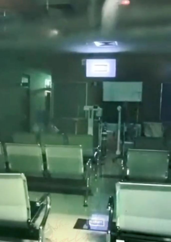 berani pak guard tegur entiti tengok tv di klinik kesihatan, “sorang ka tu?”