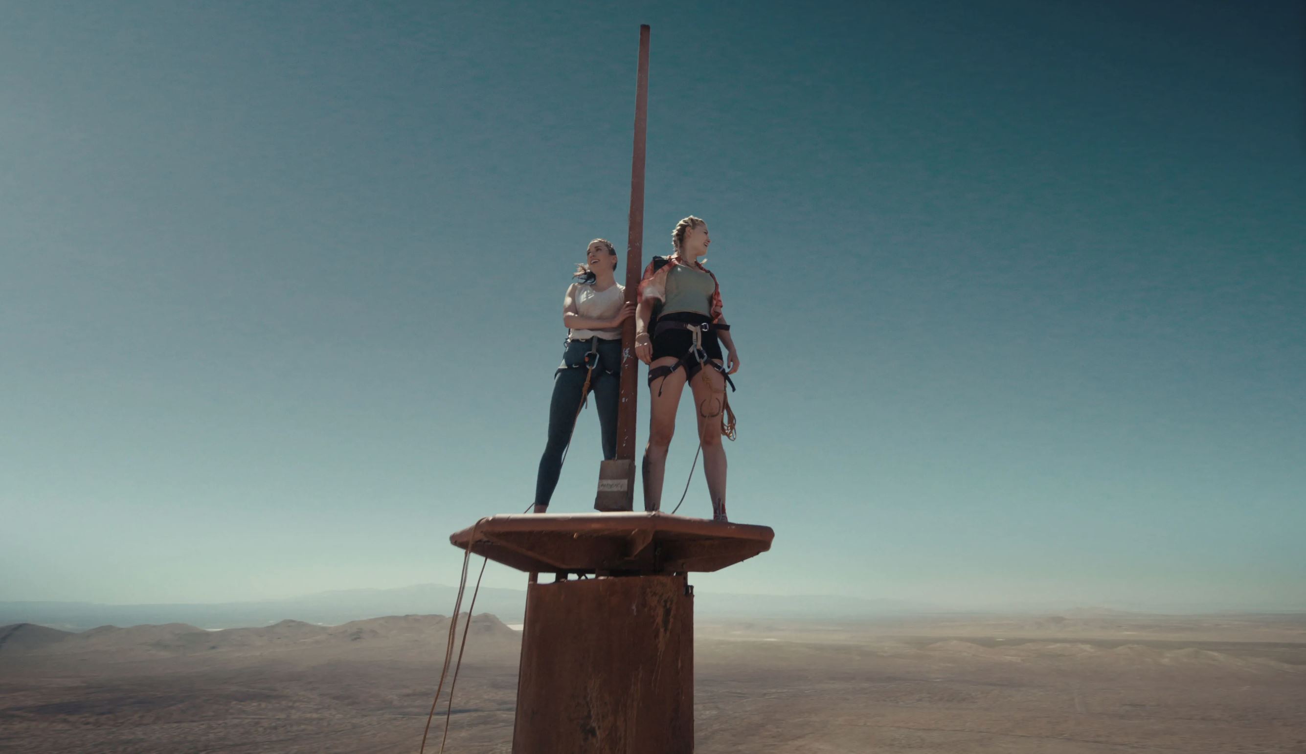 🎬2022最佳惊悚片之一❗️《fall》被困在两千英尺的废弃电波塔🔥