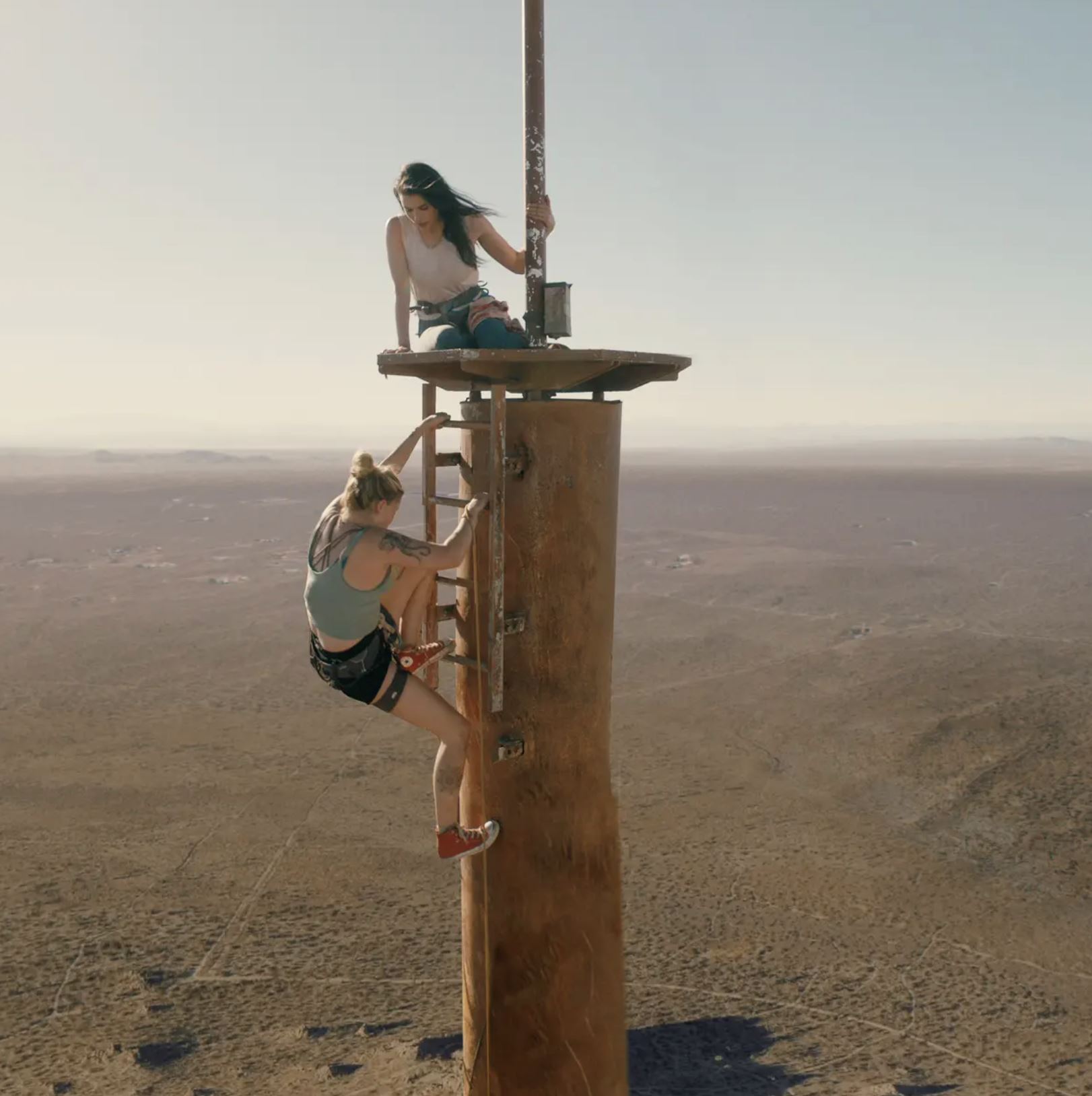 🎬2022最佳惊悚片之一❗️《fall》被困在两千英尺的废弃电波塔🔥