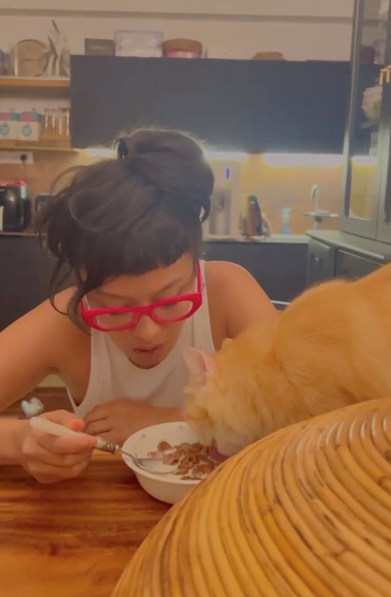 nabila huda ada sebab kenapa kongsi makanan semangkuk dengan kucing, “jawapan tu agak sensitive..”