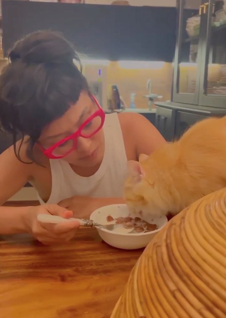 nabila huda ada sebab kenapa kongsi makanan semangkuk dengan kucing, “jawapan tu agak sensitive..”