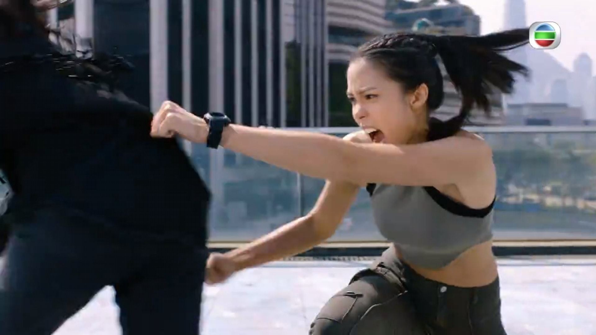 📺《隐形战队》刘颖镟「小背心」queen❗️16集就穿过8个颜色♥️