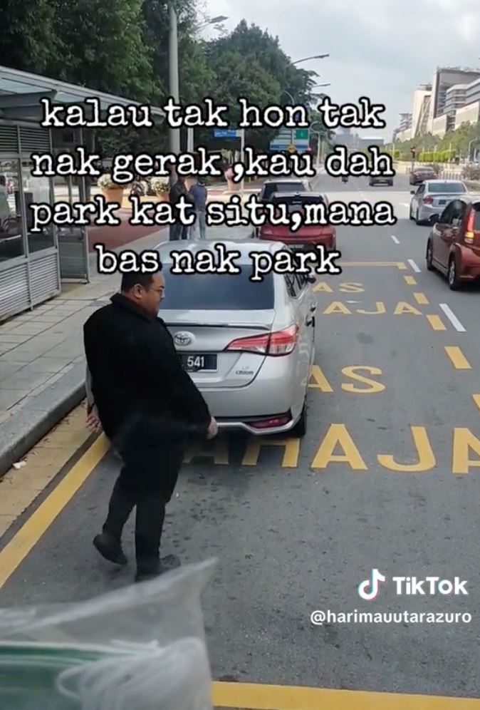 netizens call out thoughtless driver in viral tiktok video for parking at bus stop 