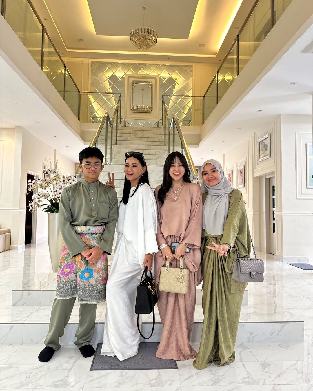 “kalau bakal menantu beri hantaran rm1 pun saya terima,” – a. aida