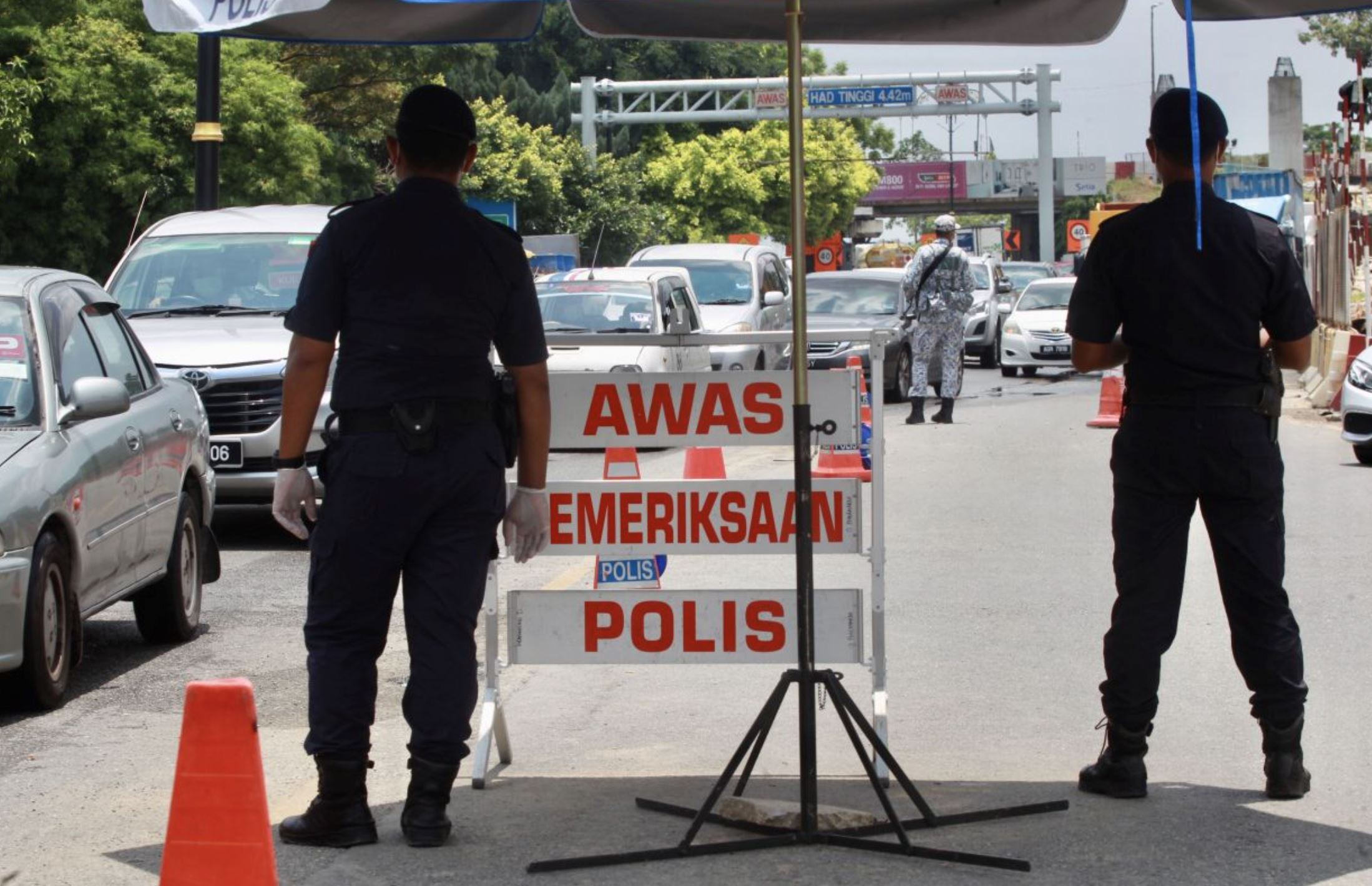 police caution against sharing information about roadblocks on social media