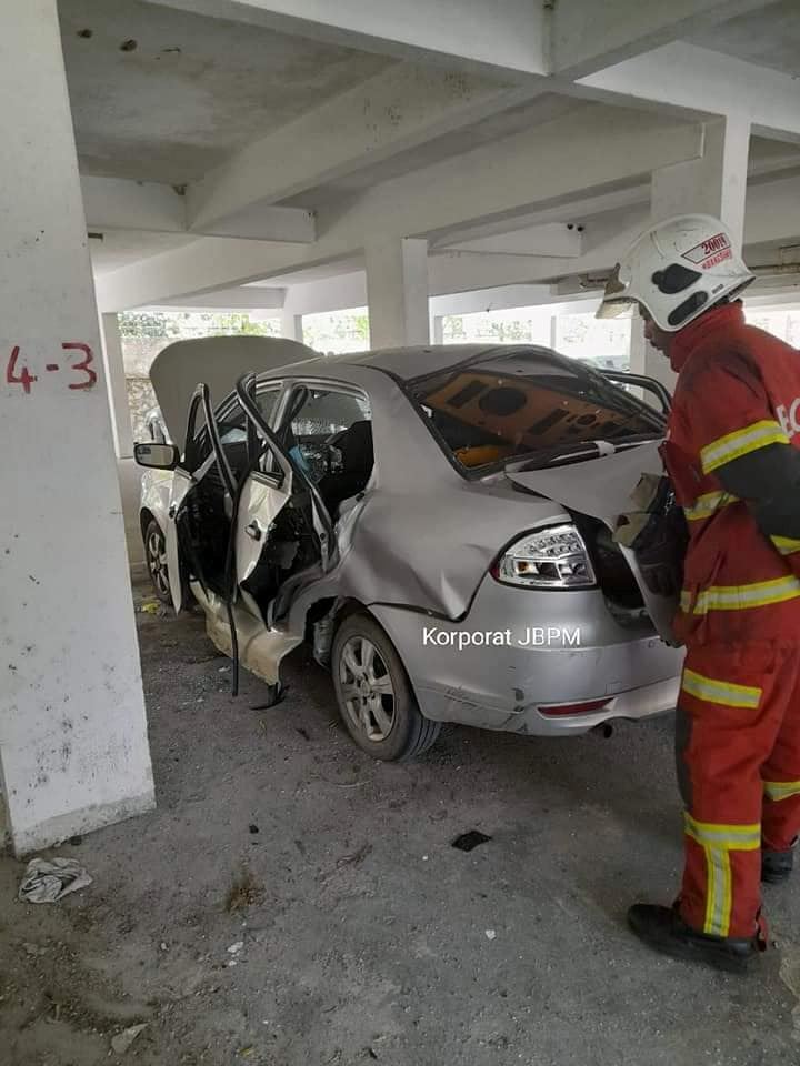 kereta meletup di tempat letak kereta rumah flat dekat bentong, pahang