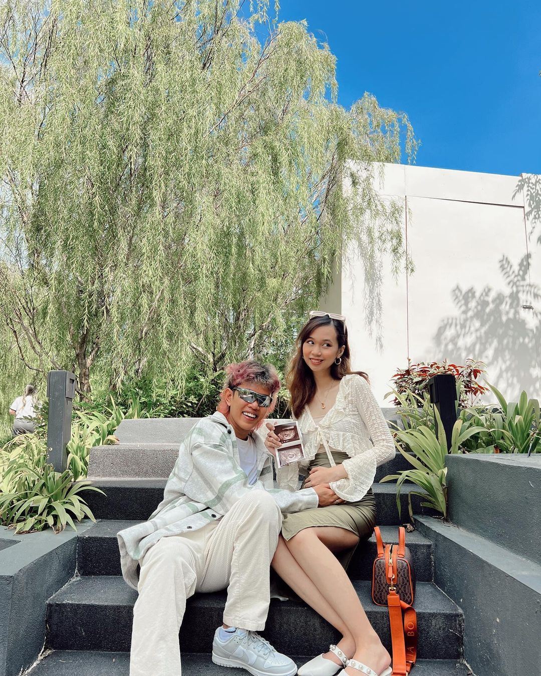 enggan air liur anak meleleh, yonnyboii layan sahaja isteri mengidam apa