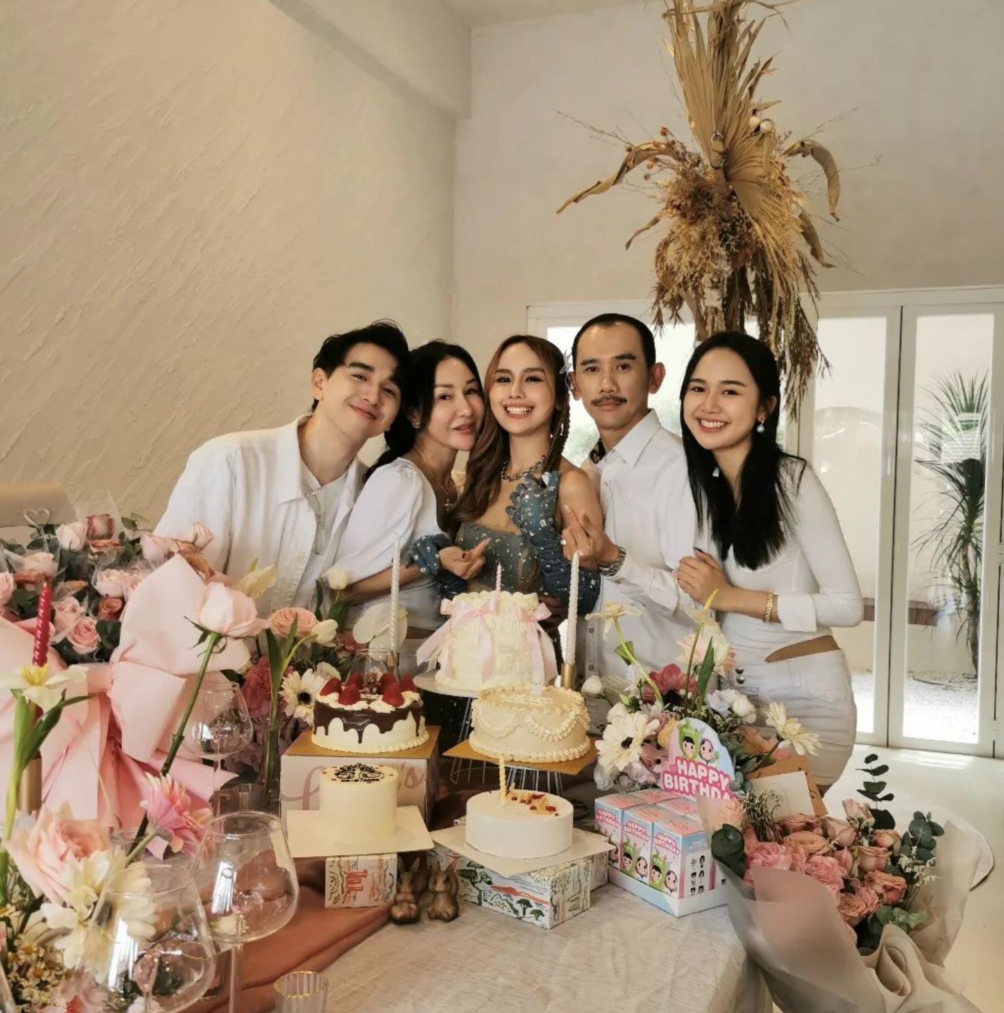 🎂jestinna过生日豪送礼物给朋友❗️danny送上专属盲盒公仔好甜💗