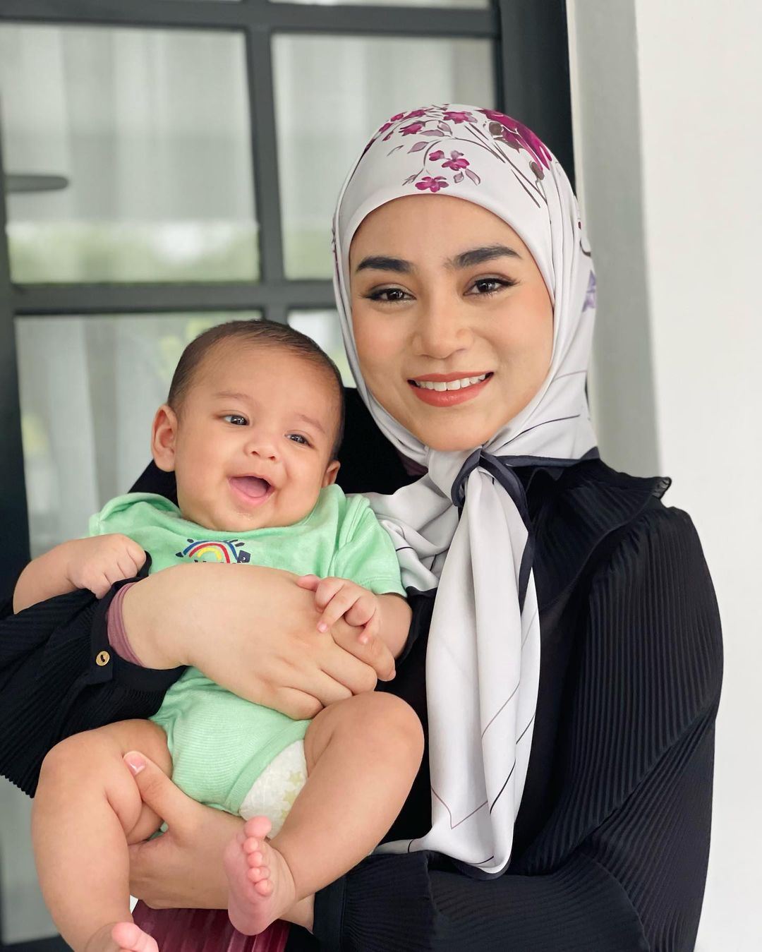 kongsi tips jaga anak, uyaina arshad tak kisah digelar ‘terpaling ibu’