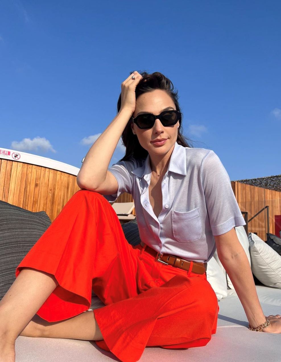 diserang netizen seluruh dunia, wonder woman pengecut tutup komen ig