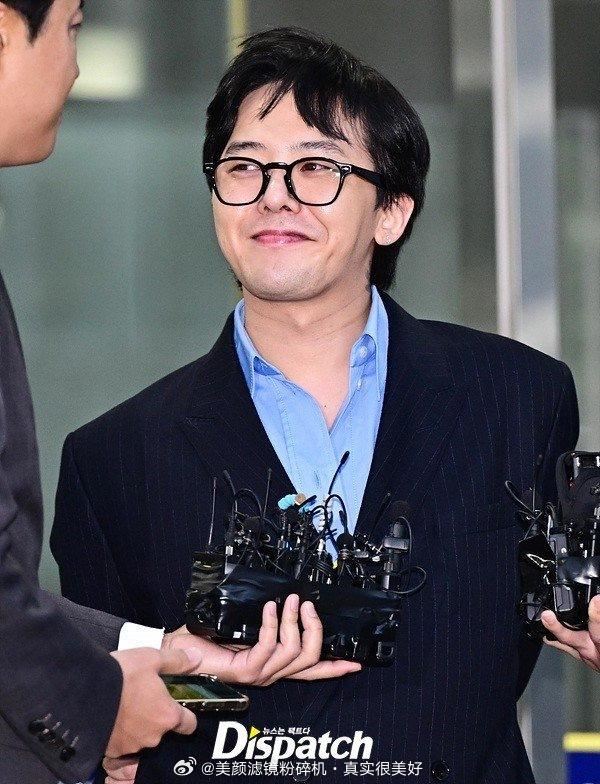 g-dragon涉毒事件完成调查！笑着离开警局？