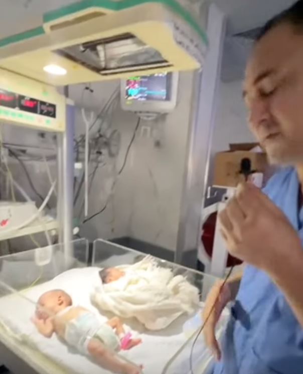 bayi usia sehari ditemui kelaparan hisap jari bawah runtuhan masjid 