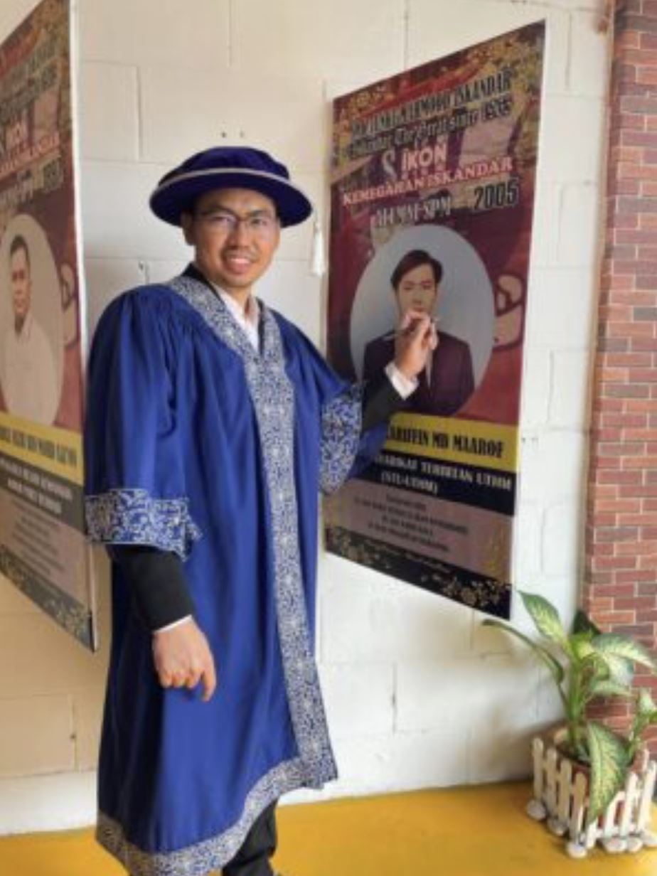 modal rm8 jual daun ketapang kering di ebay, pensyarah ini jadi jutawan usia muda