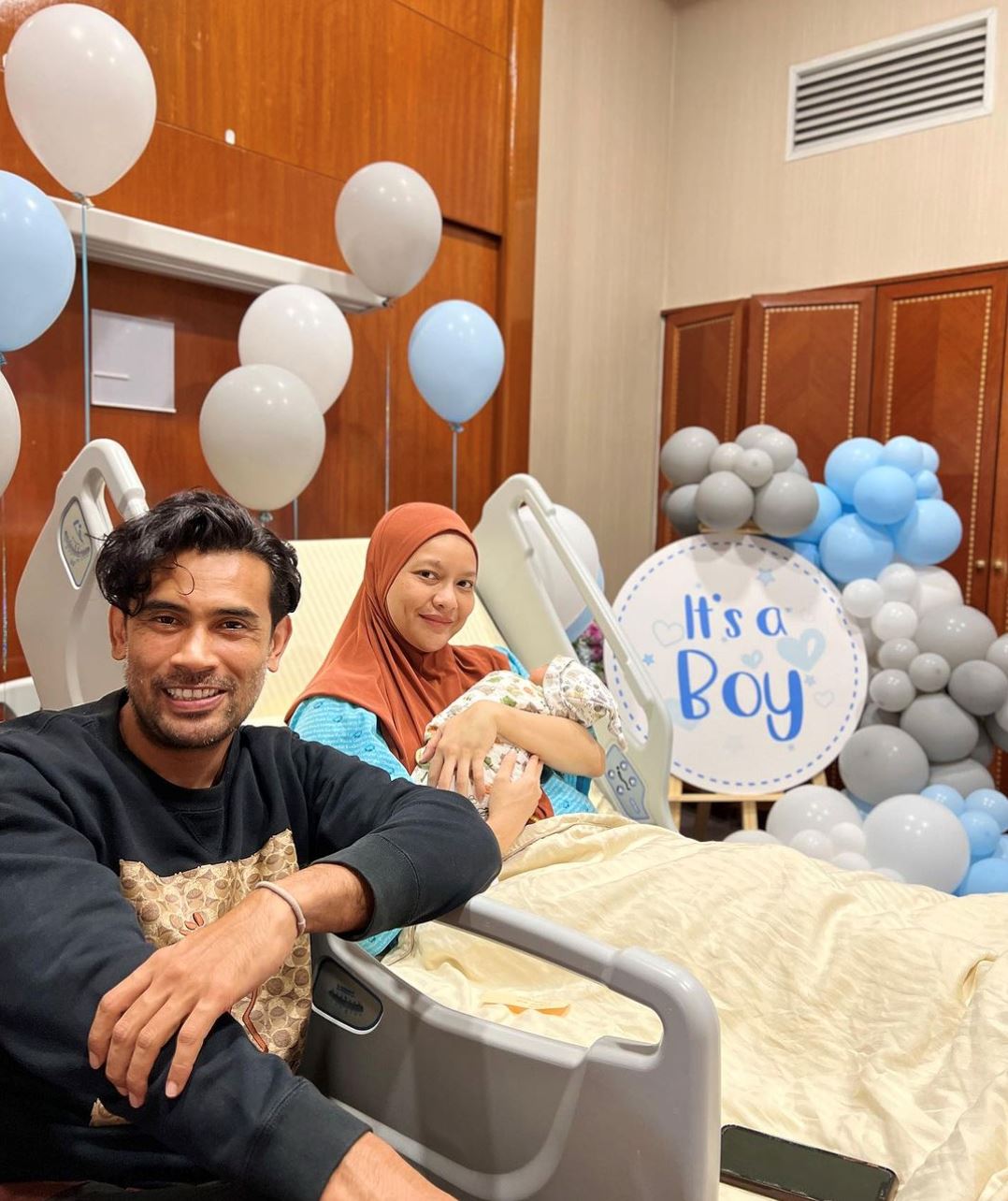 peminat teruja lihat wajah anak sulung remy ishak, “iras bapa sangat ni,”