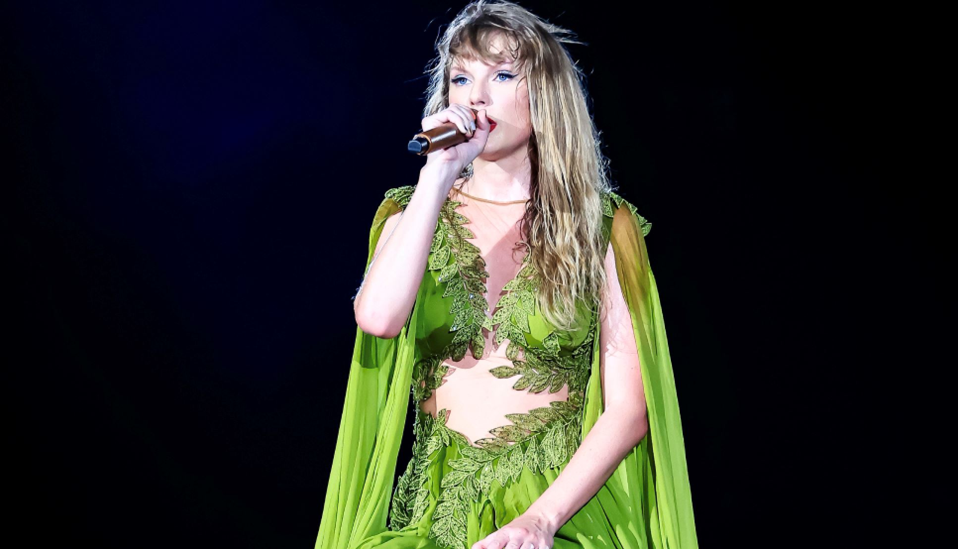 taylor swift演唱会「高温+禁带水」粉丝疑热死！