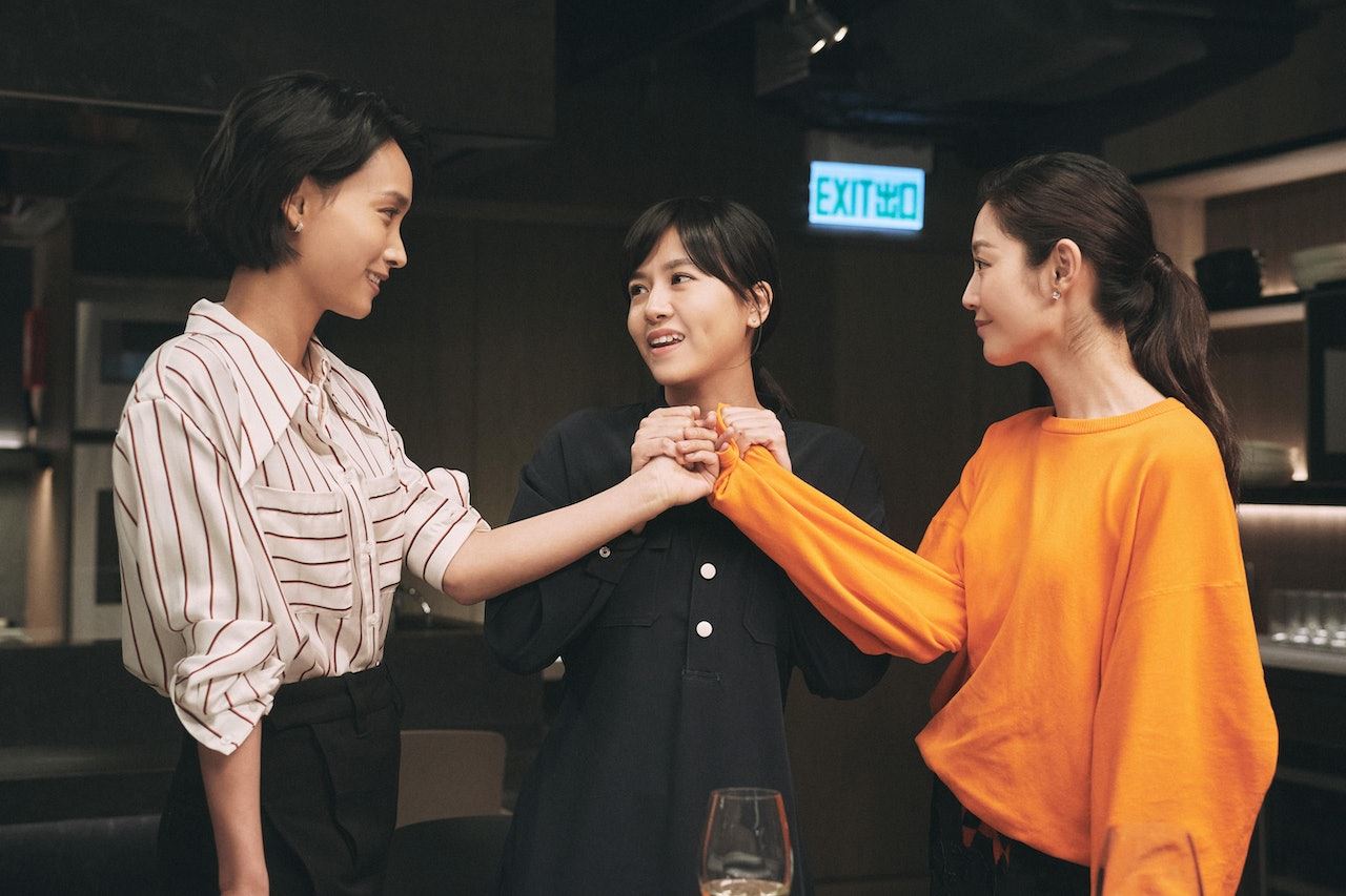 🎬香港爱情喜剧片《不日成婚2》11月30日上映❗陈家乐卫诗雅朱柏康等主演💥