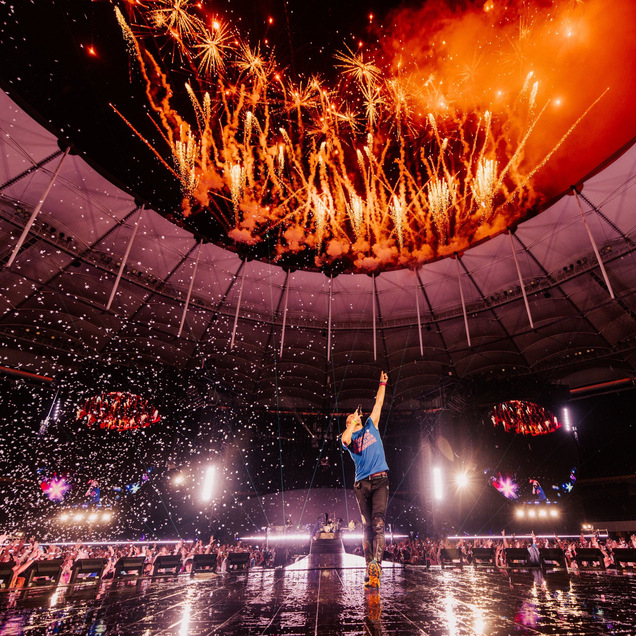 vokalis coldplay cipta lagu khas untuk hujan di malaysia berjudul ‘malaysia rain’ [video]