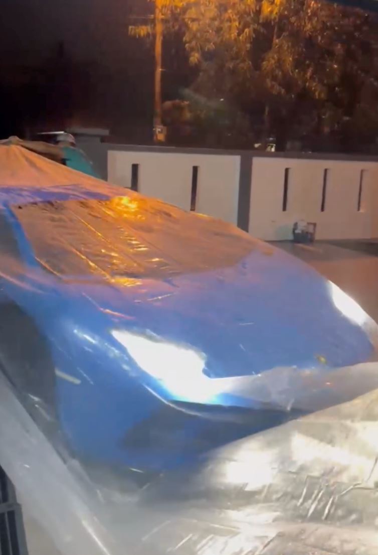 kagum lihat cara lelaki ini hadapi musim tengkujuh, “lambo ikat tepi satu!”