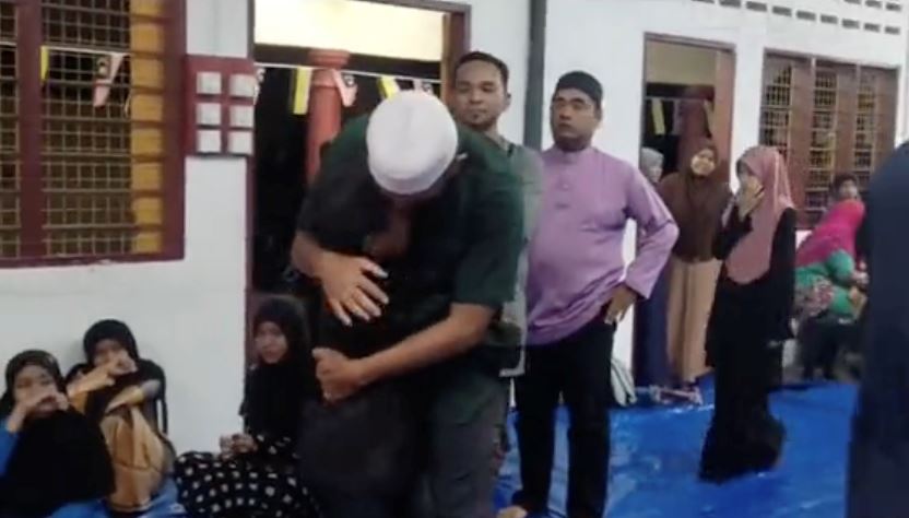para bapa peluk anak yatim piatu masa ceramah motivasi buat ramai menangis [video]