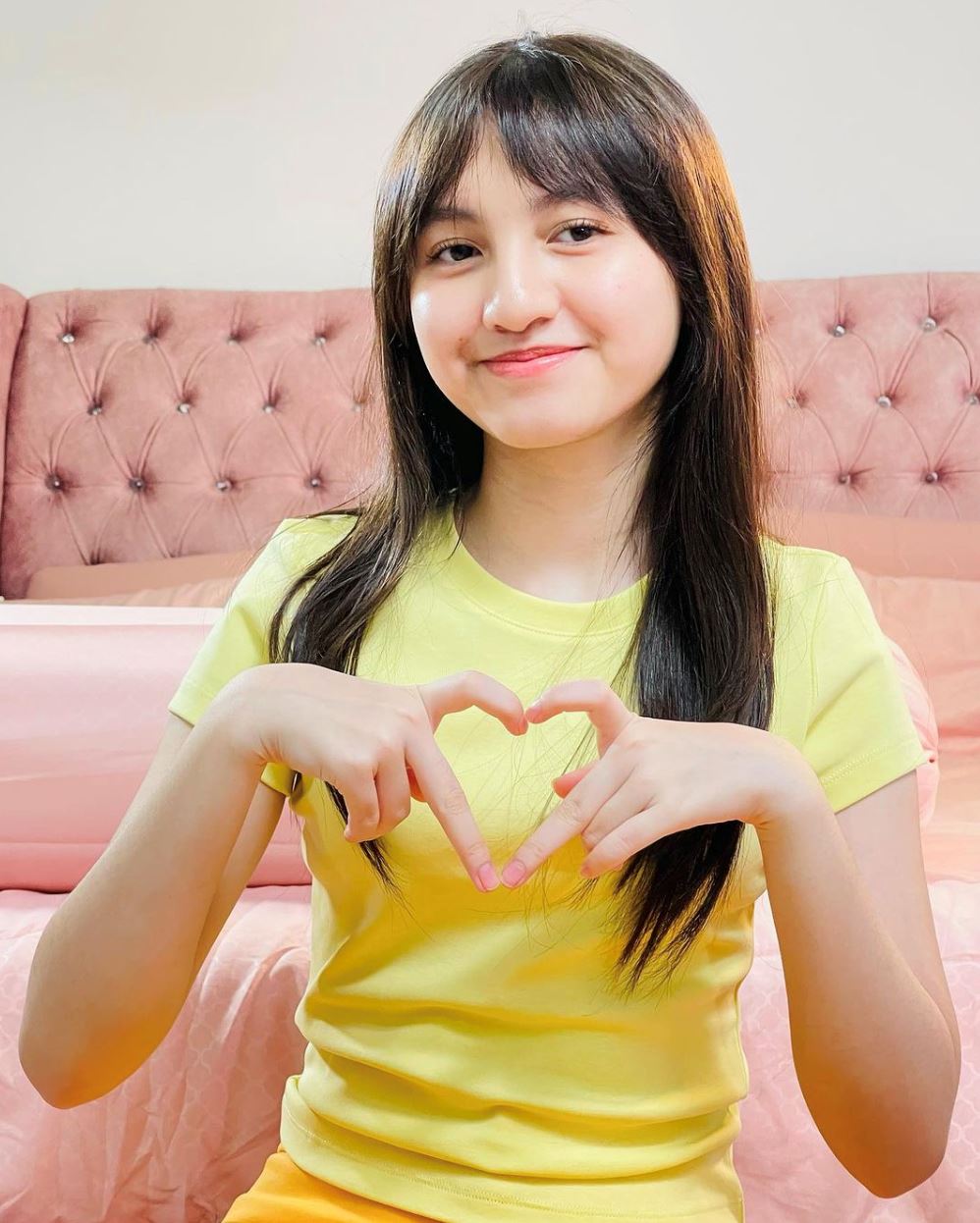 walau berstatus artis, tiada layanan istimewa buat alyssa dezek di sekolah