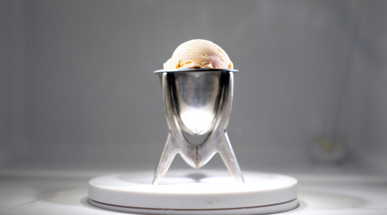 aiskrim ini diperbuat dari plastik kitar semula dan ia selamat dimakan [video]