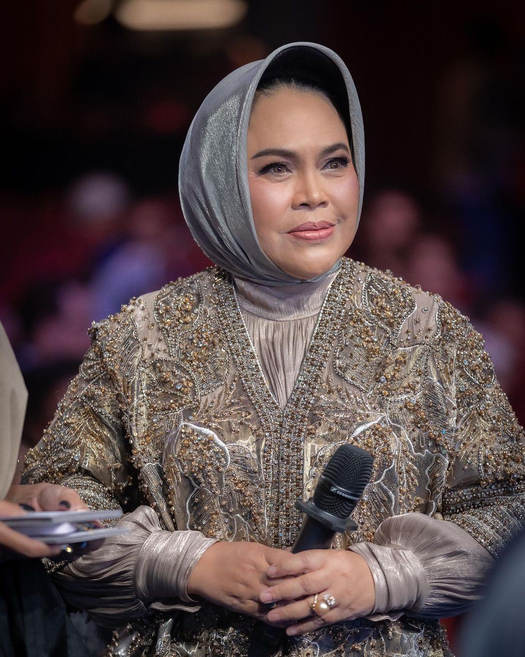 bonda hetty harap elly mazlein terus sukses luar sana, “kalau tak kuat, jangan baca komen,”