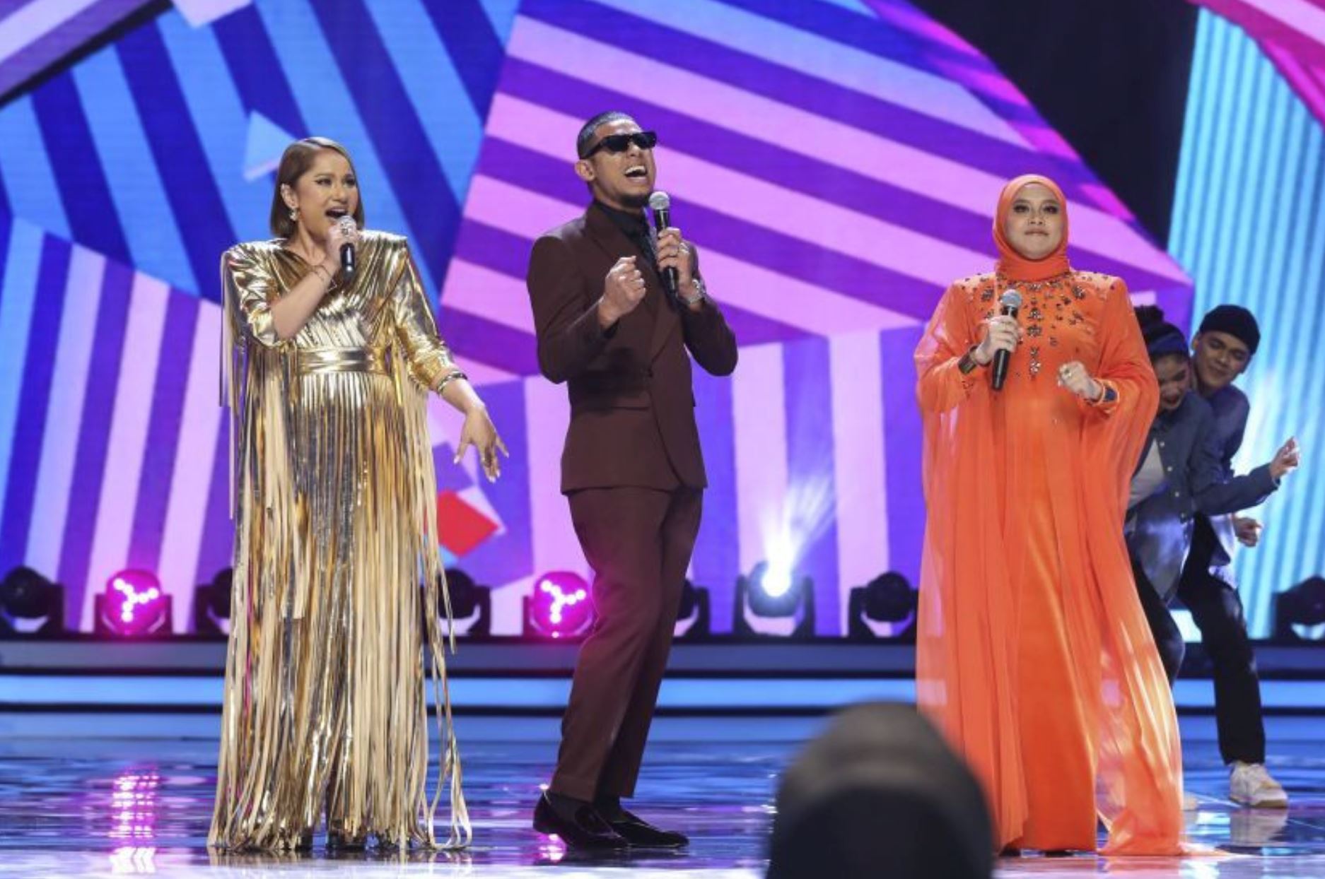 bonda hetty harap elly mazlein terus sukses luar sana, “kalau tak kuat, jangan baca komen,”