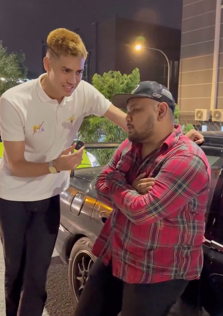 dibelenggu hutang dan tinggal dalam kereta, lelaki tolak bantuan derma aisar khaled