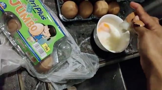 melaka woman accidentally cooks 20 eggs in her car after accidentally leaving them for 12 hours