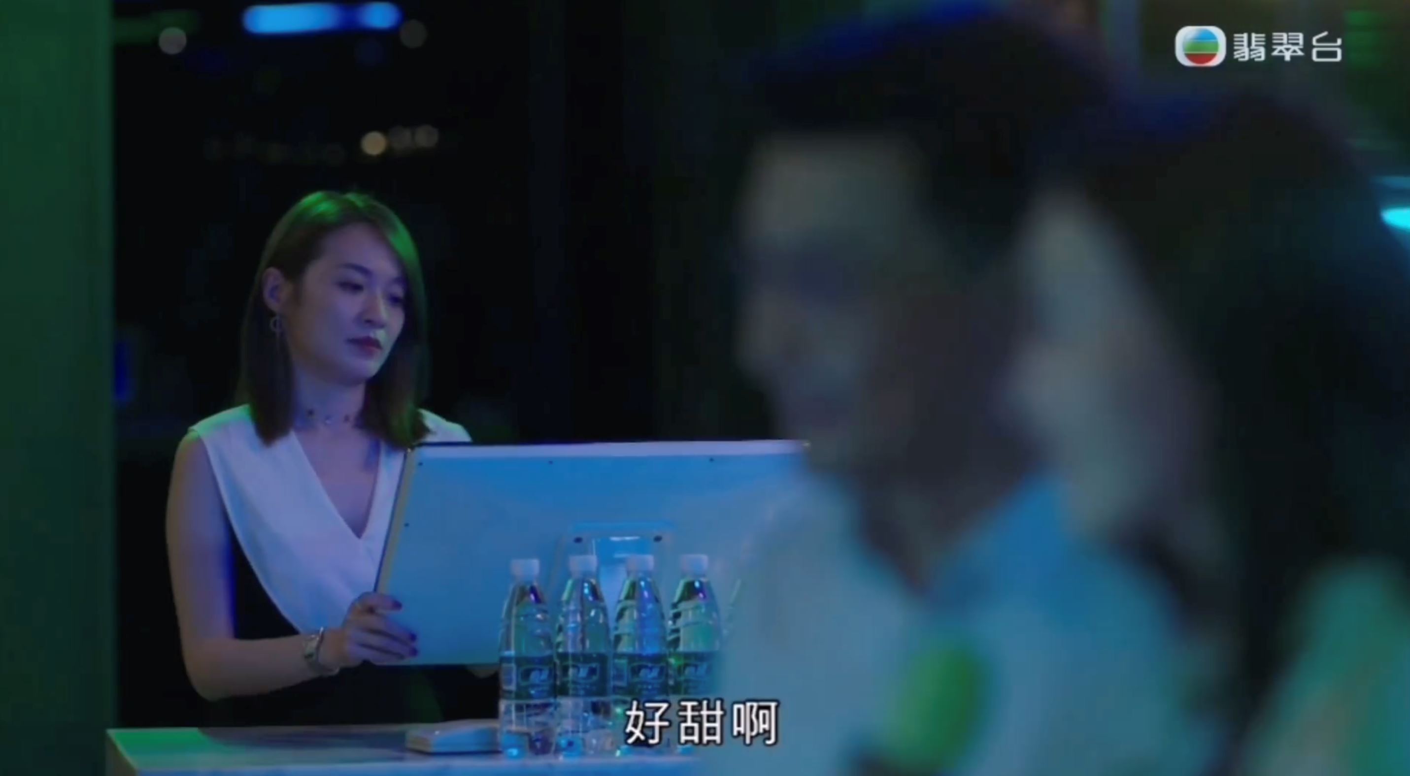 📺港剧《香港人在北京》海伦演唱《越难越爱》❗结果被苏菲切歌😭