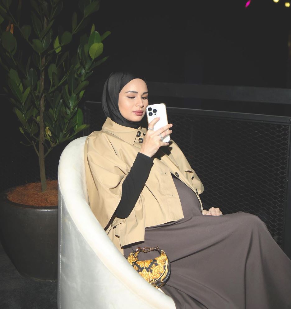 jangka bersalin bulan depan, izara aishah rupanya tengah sarat hamil anak kedua