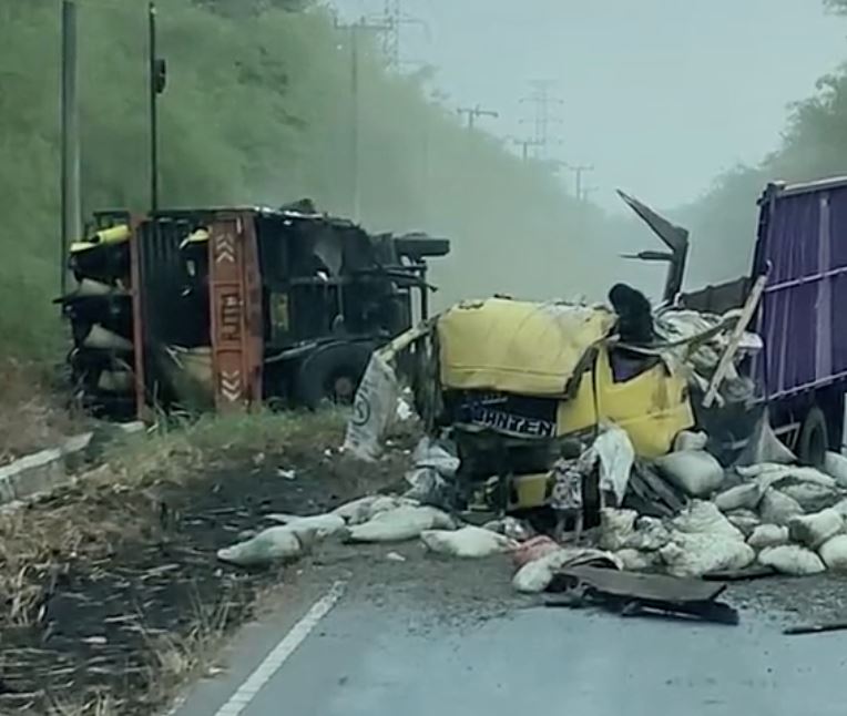 tular video bayi merangkak keluar dari lori remuk cari ibunya