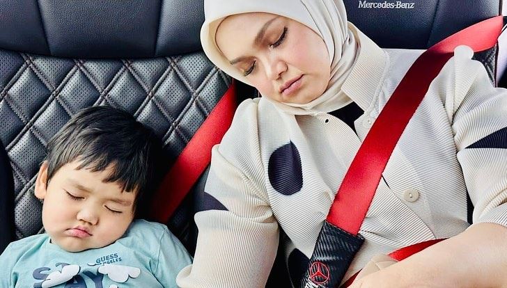 “tidur pun cute,” gelagat datuk seri siti nurhaliza tidur buat ramai terpikat [video]