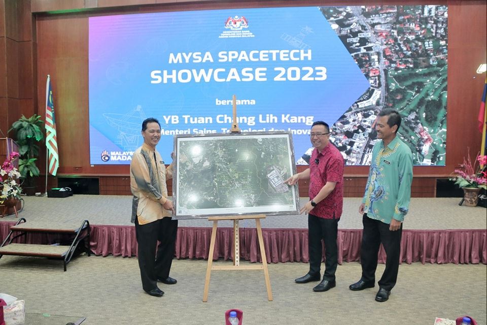 cadangan tapak pelancaran roket ke angkasa lepas di malaysia kini dalam kajian