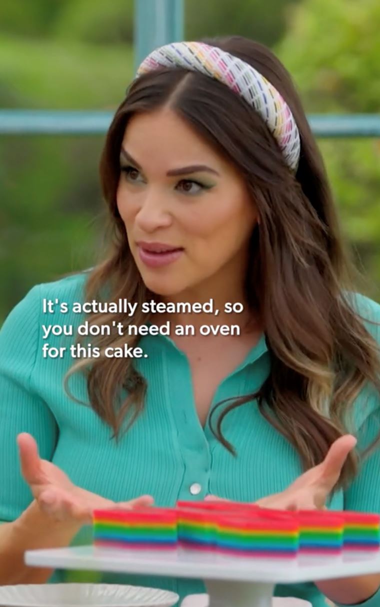 kuih lapis muncul dalam rancangan realiti australia, “makan selapis-selapis tu win!”