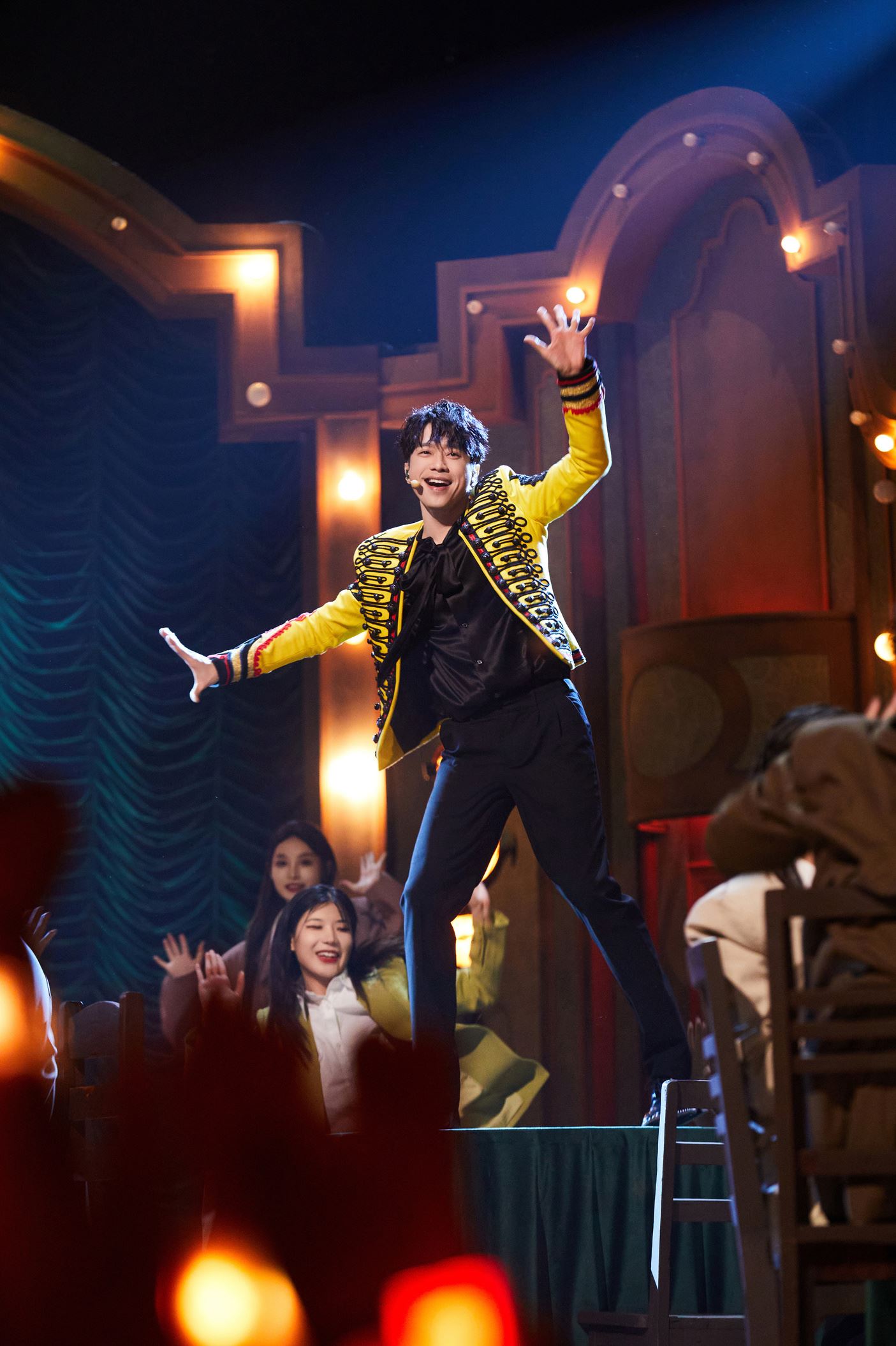 🪄张栋梁竟会变魔术❗哥哥们合作带来张三的歌百老汇舞台🔥