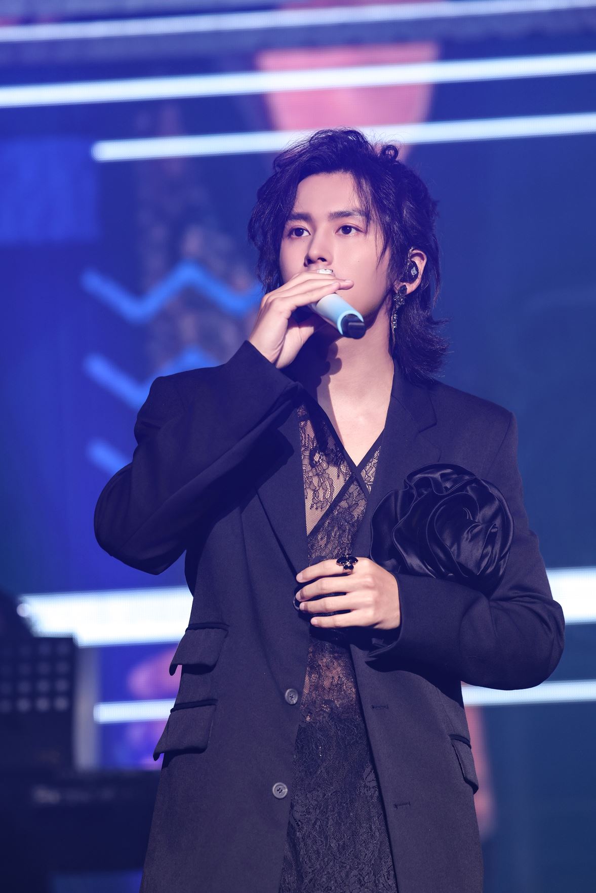 张哲瀚重现“周子舒“造型 ❗感性吐露心声想重返大荧幕💞