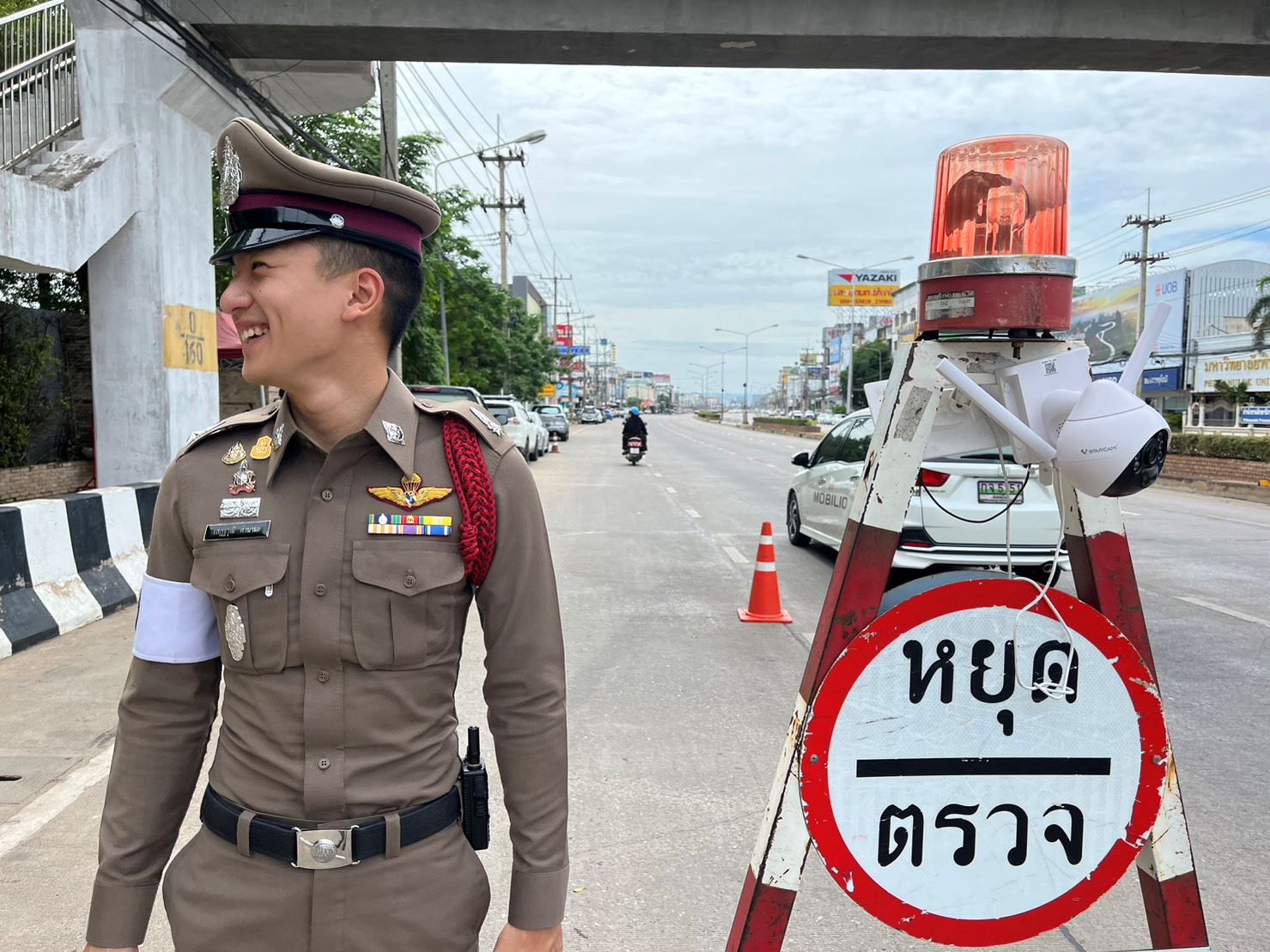 polis thailand ini tular gara-gara wajah kacak, ramai wanita komen mahu ‘ditangkap’