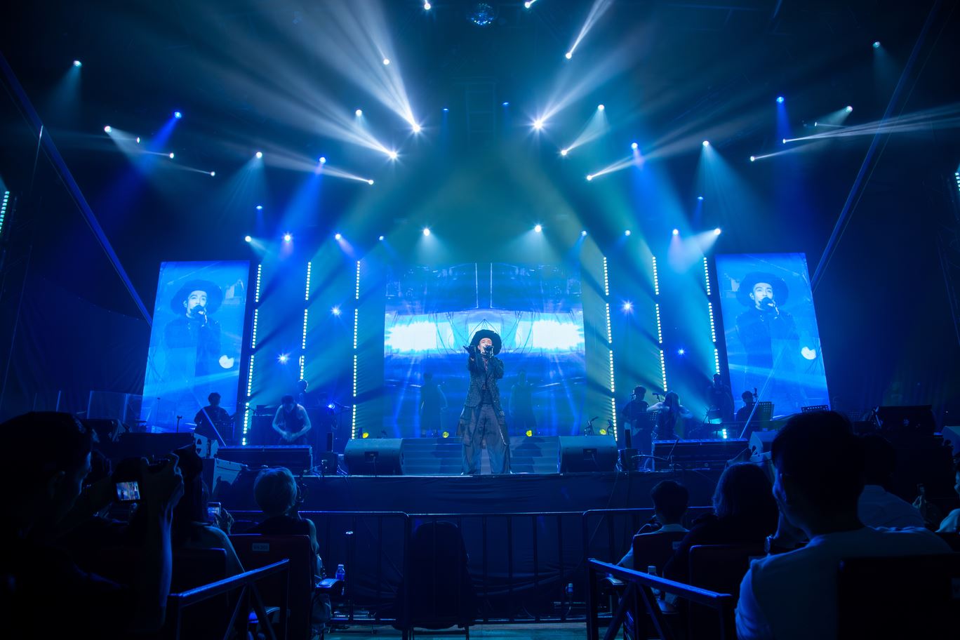 周柏豪「奔赴」世界巡回演唱会 - 大马站💞音乐魔法在云星剧场闪耀🤩