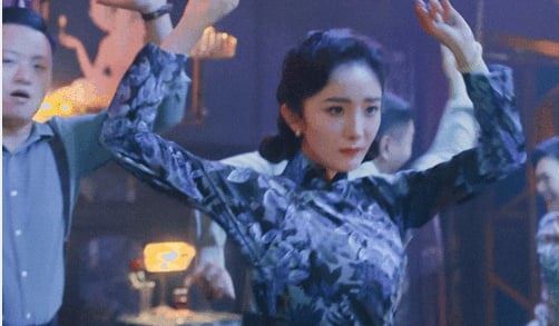 杨幂在新剧里饰演特务❗裸背入镜撂狠话演技大爆发🔥