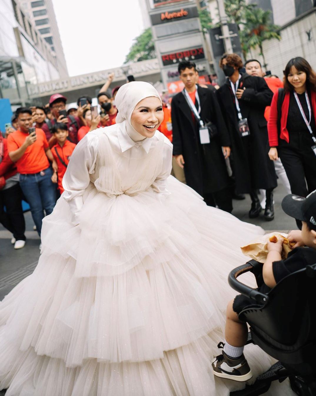 rupanya aina abdul pernah tolak tawaran america’s got talent, “berat hati saya..”