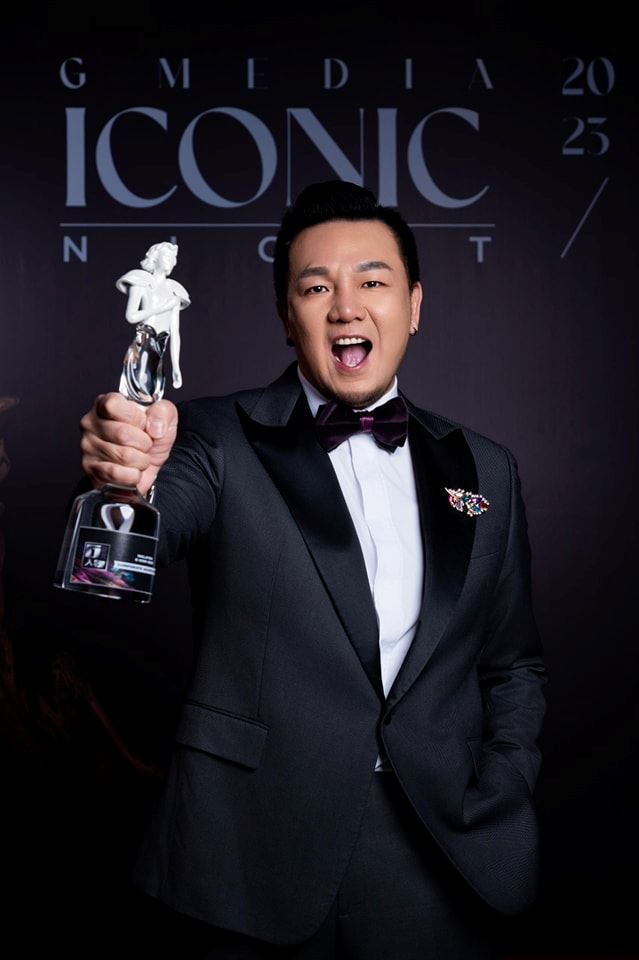 🇲🇾林德荣夺下g时代人物奖‼️荣获卓越企业家荣誉大奖🏆