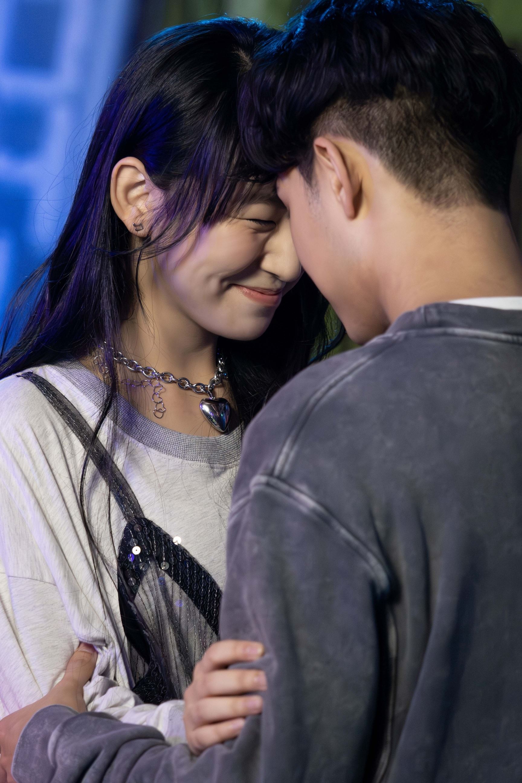 🇭🇰gigi炎明熹生日前夕推新歌《还有一艘救生舱》❗mv里异地恋男友背着她另结新欢😭