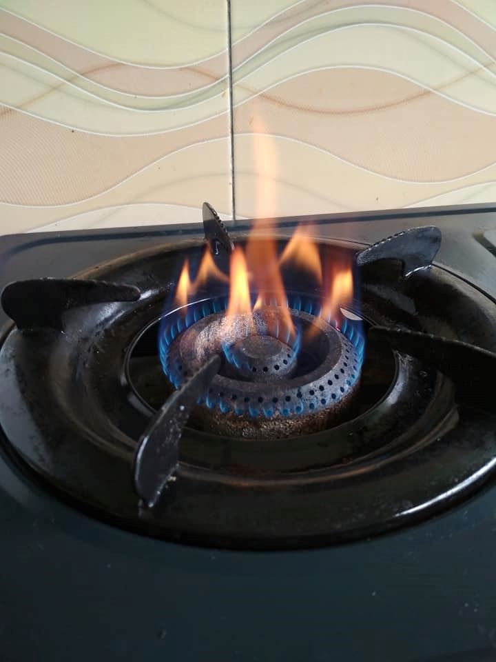 periuk, kuali hitam sebab api dapur warna oren, ini cara nak betulkan semula