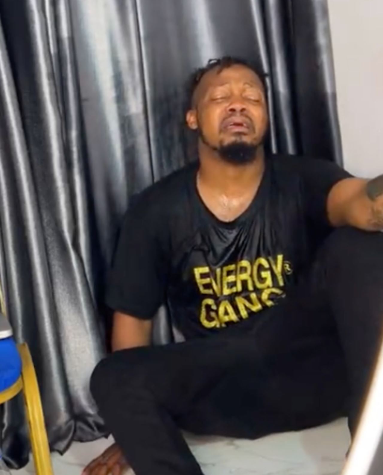 lelaki jadi buta lepas cuba cipta rekod menangis tanpa henti 100 jam