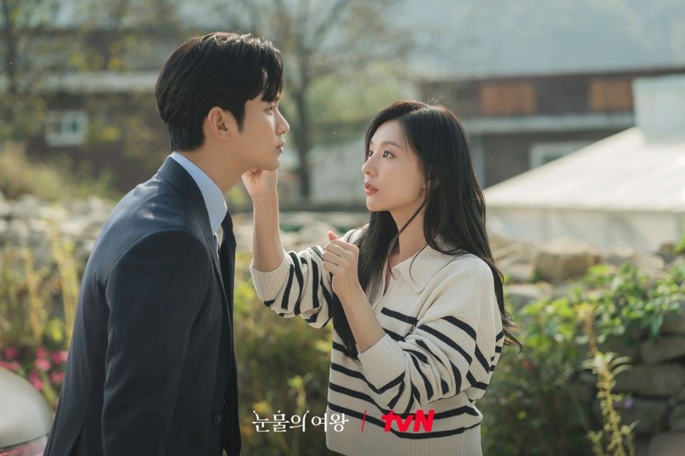 📺韩剧《泪之女王》成收视冠军❗以23%的高收视率超越《爱的迫降》🔥