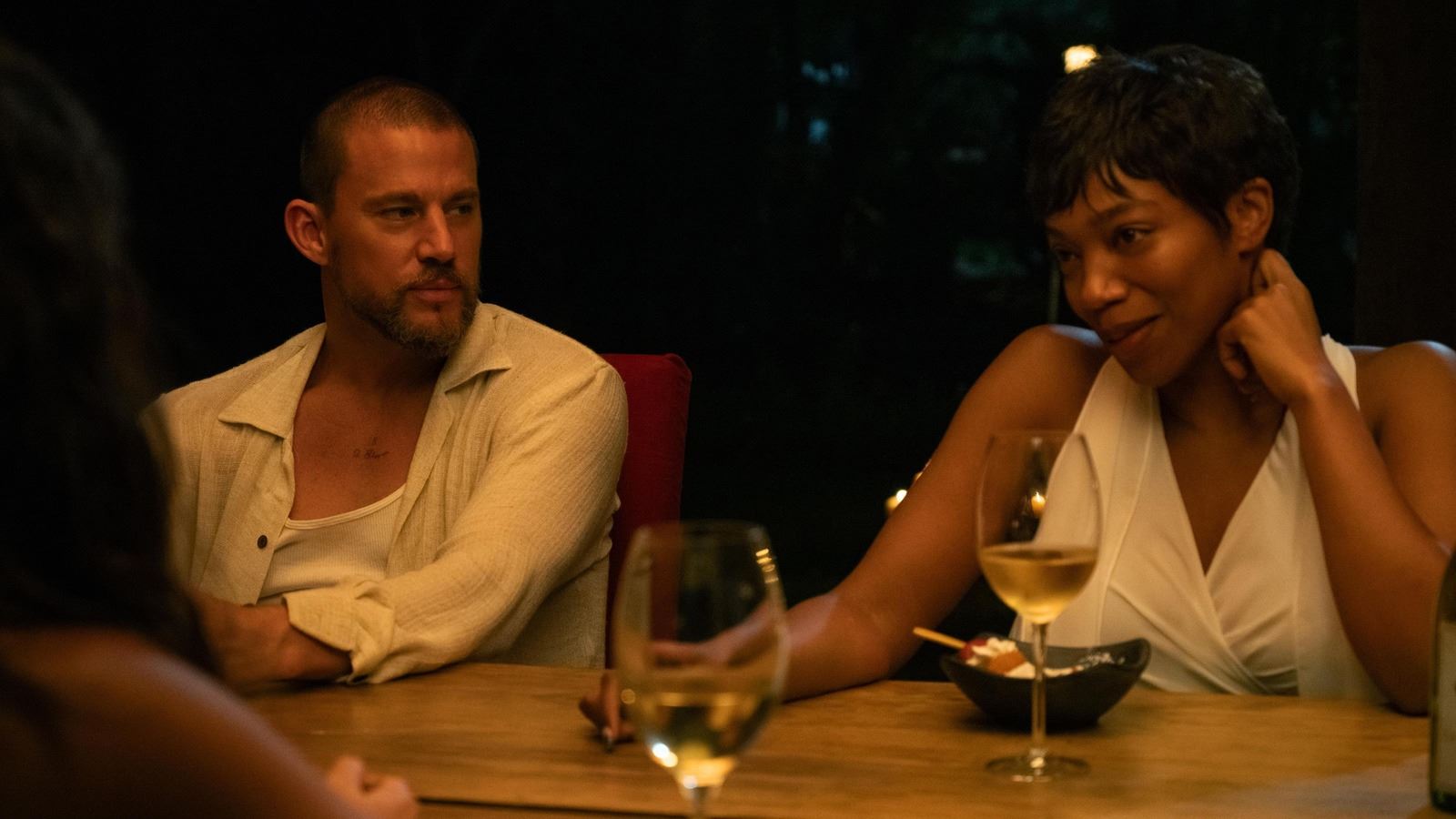 🎬《blink twice》热映中❗甜蜜约会中暗藏危险😱