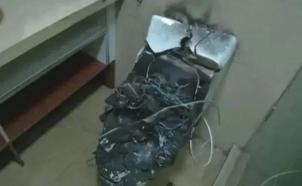 lelaki panik lihat mangkuk tandas tiba-tiba terbakar masa buang air