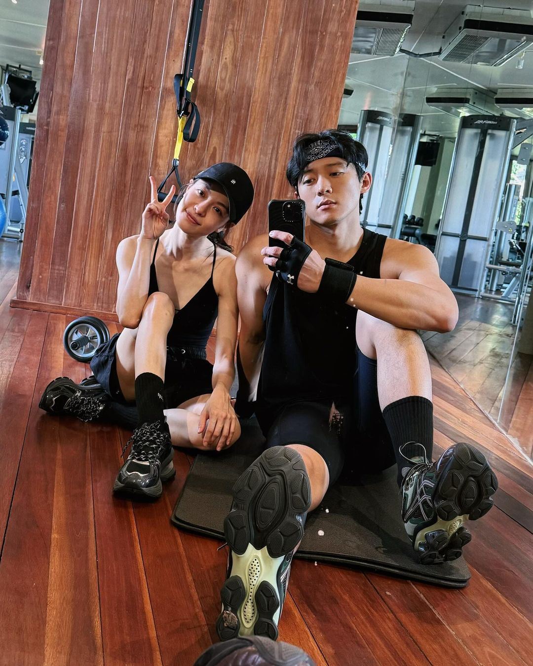 钟楚曦、侯雯元官宣恋情💗曾合作电视剧《如果奔跑是我的人生》🔥