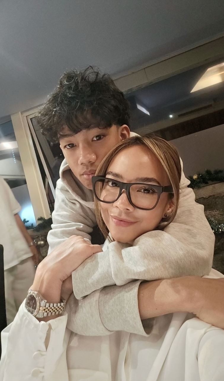 nora danish kongsi video dengan anak sulung, netizen kata nampak sebaya